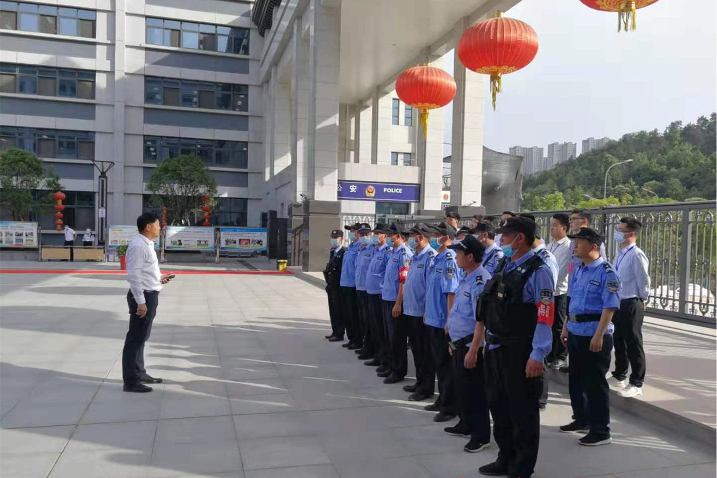 汉江实验学?；衿?021年度市级示范“平安学?！?></div>
								<div   id=