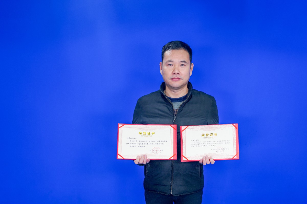 “湖北好课堂”十堰市优秀课例展评活动一等奖、张湾区优秀教学课例展评活动一等奖